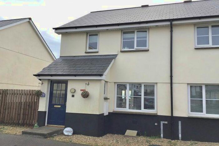 3 Bedroom Property To Rent In Carwollen Road, St. Austell, PL25