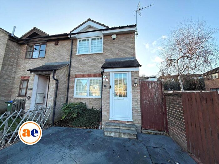 2 Bedroom House For Sale In Holcote Close, Priory Gardens, Belvedere, Kent ** Video & D Floorplan Available **, DA17