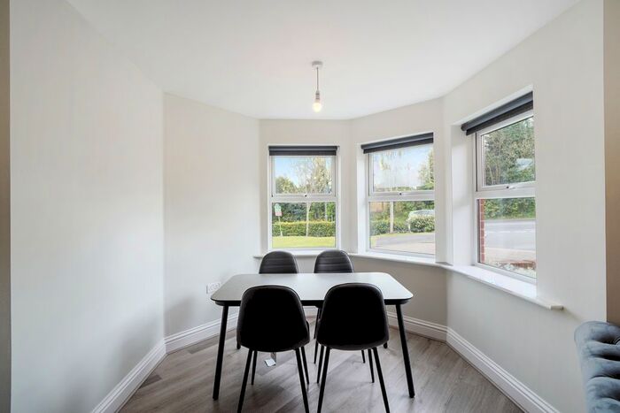 2 Bedroom Flat To Rent In Egham Hill, Egham, TW20