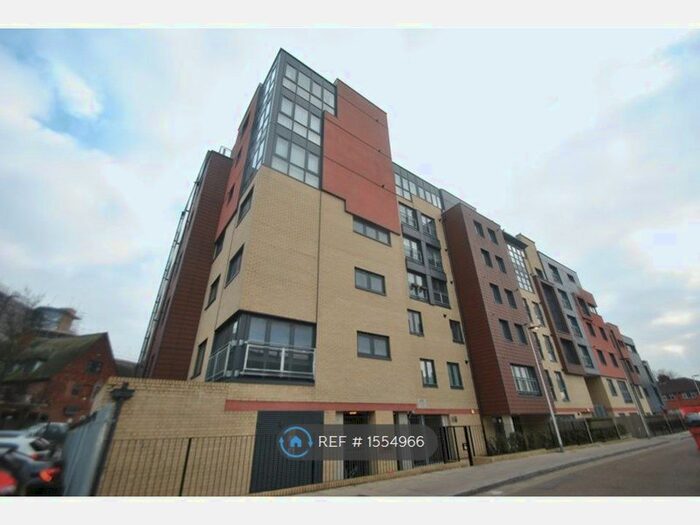 1 Bedroom Flat To Rent In Bramley Crescent, Ilford, IG2