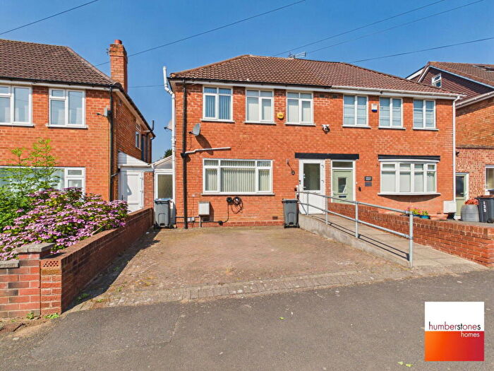 3 Bedroom Semi Detached House For Sale In Worlds End Lane, Quinton, B32