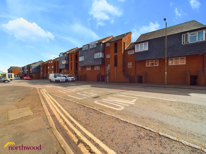 1 Bedroom Flat To Rent In Jubilee Court, Banbury, OX16