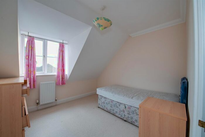 4 Bedroom Detached House To Rent In Maple Wood, Havant, PO9