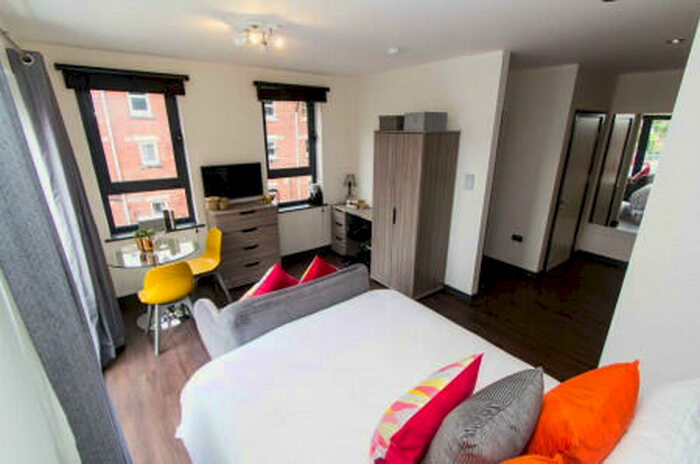 1 Bedroom Flat To Rent In Cardigan Lane, Leeds, LS4