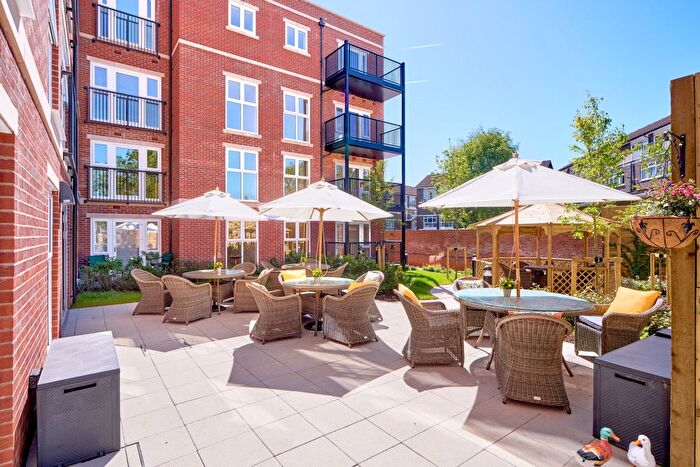 1 Bedroom Flat For Sale In Beesons Yard, Rickmansworth, WD3