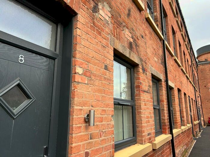 2 Bedroom Apartment To Rent In Mount Street, Nottingham, Nottinghamshire, NG7