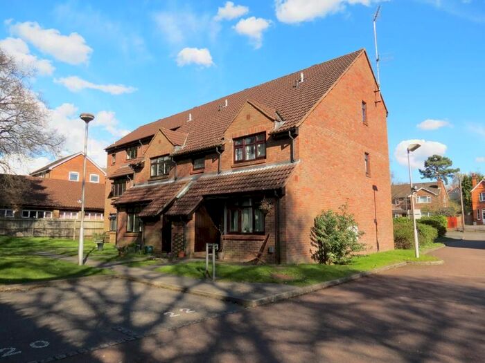 1 Bedroom End Of Terrace House To Rent In Gordon Road, Camberley, GU15