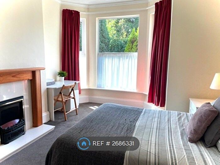 5 Bedroom Semi Detached House To Rent In Beech Grove, Manchester, M14