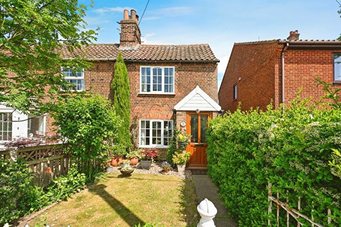 2 Bedroom End Of Terrace House For Sale In Lynn Road, Setchey, King's Lynn, PE33