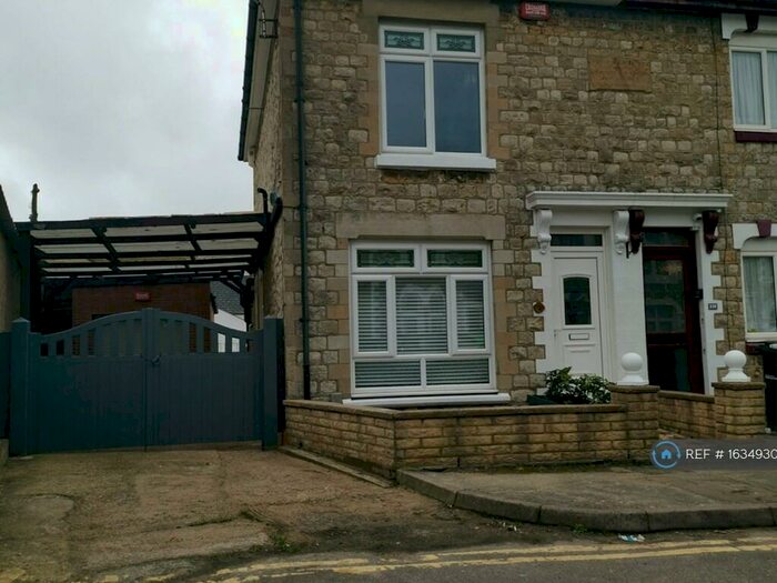 3 Bedroom End Of Terrace House To Rent In Waterlow Road, Maidstone, ME14