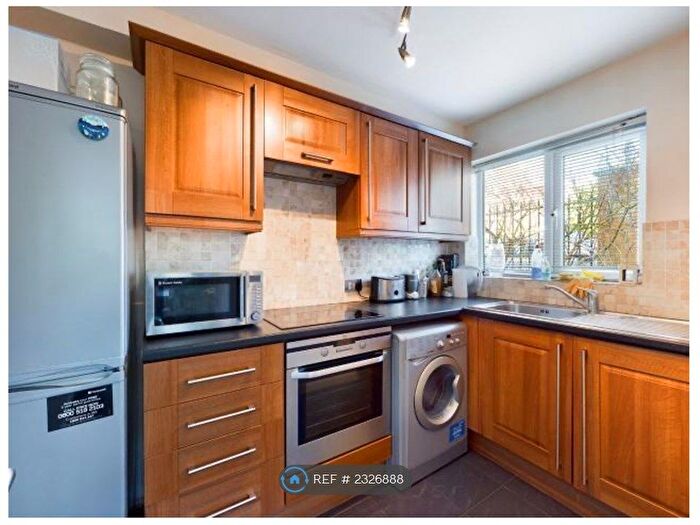 1 Bedroom Flat To Rent In Alexandra Court, Hemel Hempstead, HP2