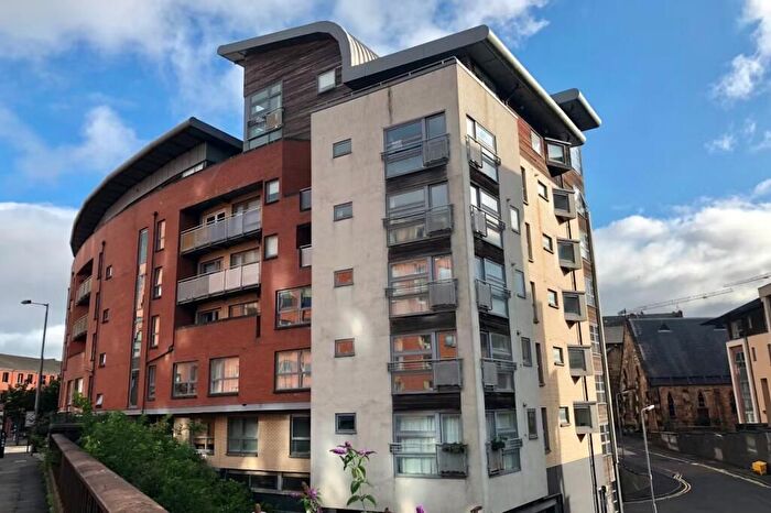 2 Bedroom Flat To Rent In Benalder Street, Partick, G11