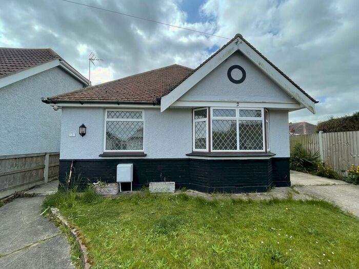 2 Bedroom Bungalow To Rent In Kents Avenue, Holland-on-Sea, Clacton-On-Sea, CO15