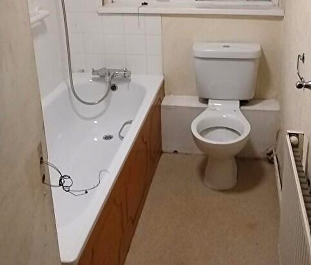 1 Bedroom Flat To Rent In Valley Road, Shipley, Bradford, BD18