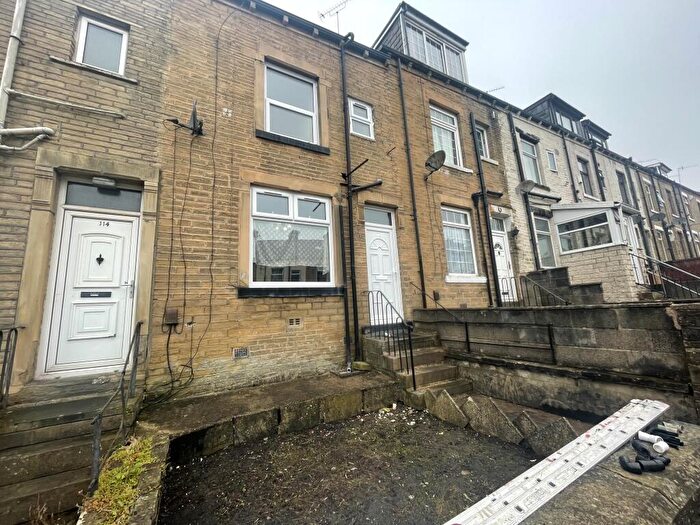 3 Bedroom House To Rent In Harlow Road, BD7