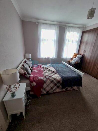 1 Bedroom Flat To Rent In Sandycombe Road, Feltham, TW14