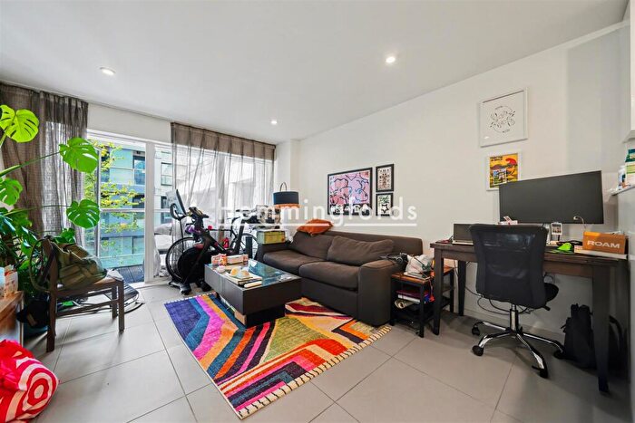 1 Bedroom Apartment To Rent In Dance Square, London, London, EC1V