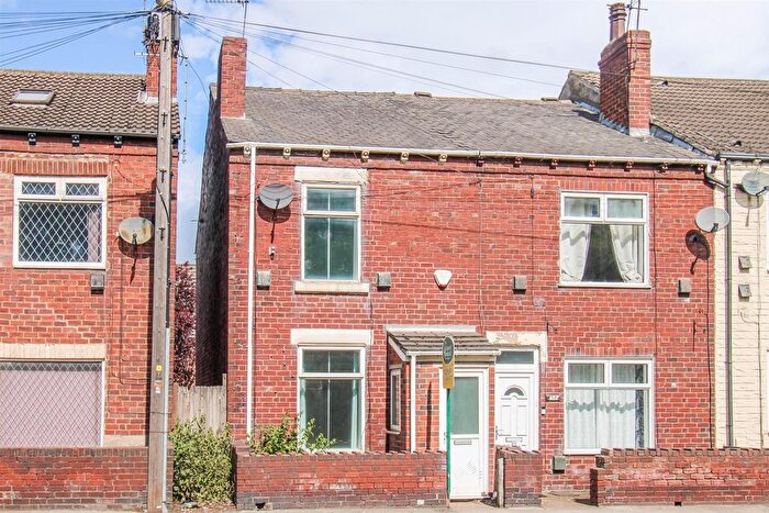2 Bedroom End Of Terrace House For Sale In Castleford Road, Normanton, WF6
