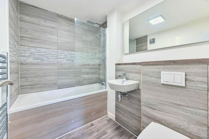 1 Bedroom Flat To Rent In Angles Road, Streatham, London, SW16