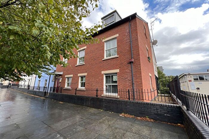 2 Bedroom Flat To Rent In Lion Street, Abergavenny, NP7