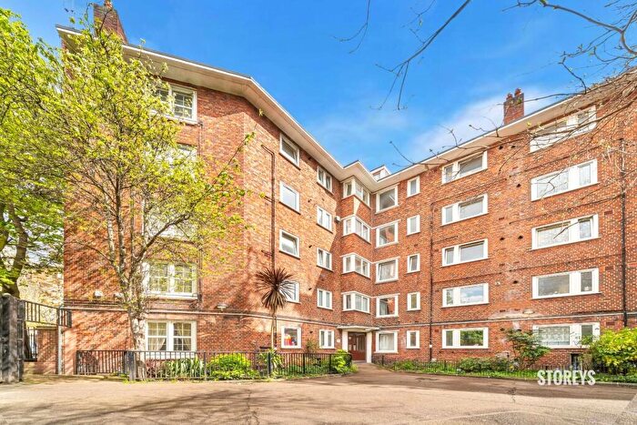 3 Bedroom Apartment To Rent In Percival Street, Clerkenwell, London, EC1V