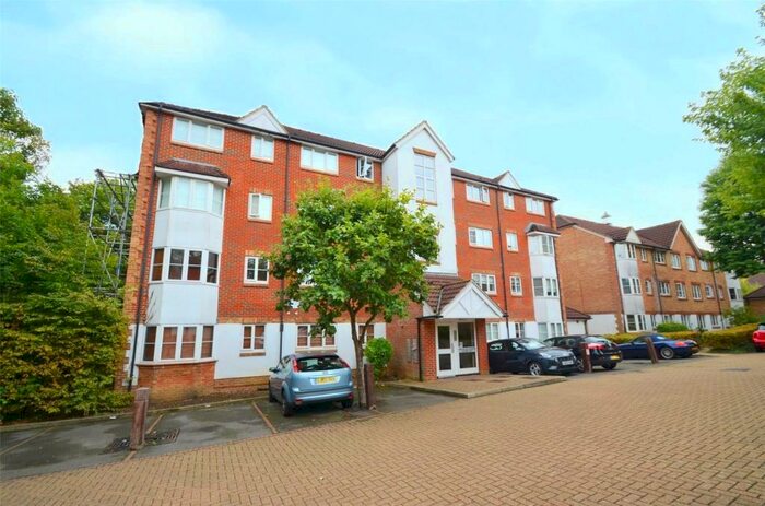 2 Bedroom Apartment To Rent In Autumn Drive, Sutton, Surrey, SM2