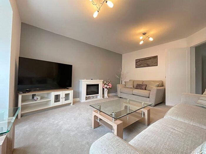 4 Bedroom Detached House For Sale In Farrier Way, East Ayton, YO13