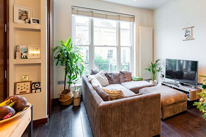 2 Bedroom Flat For Sale In Albion Drive, London, E8