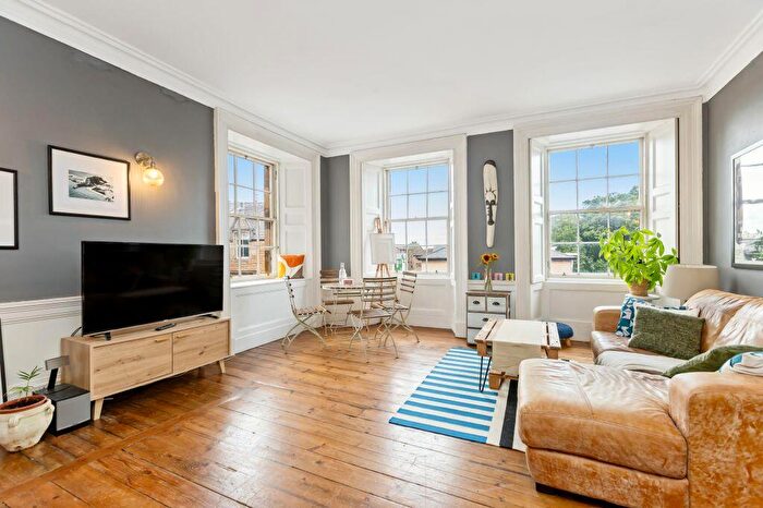 2 Bedroom Flat For Sale In (flat ), Huntly Street, Canonmills, Edinburgh, EH3