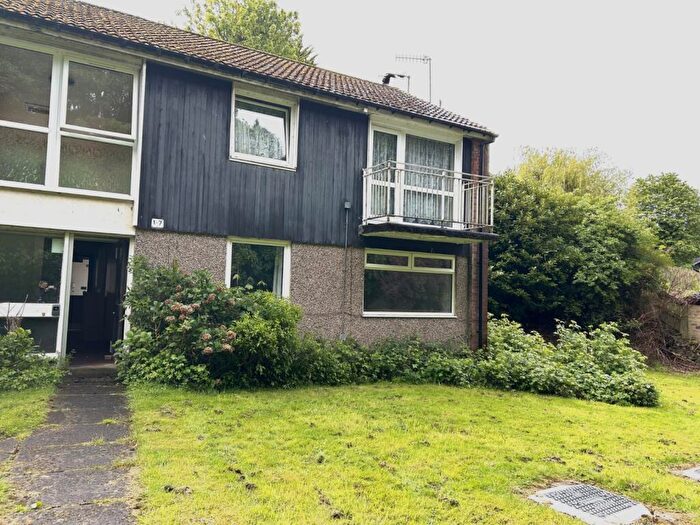 1 Bedroom Flat To Rent In Cliffe Gardens, Shipley, West Yorkshire, BD18