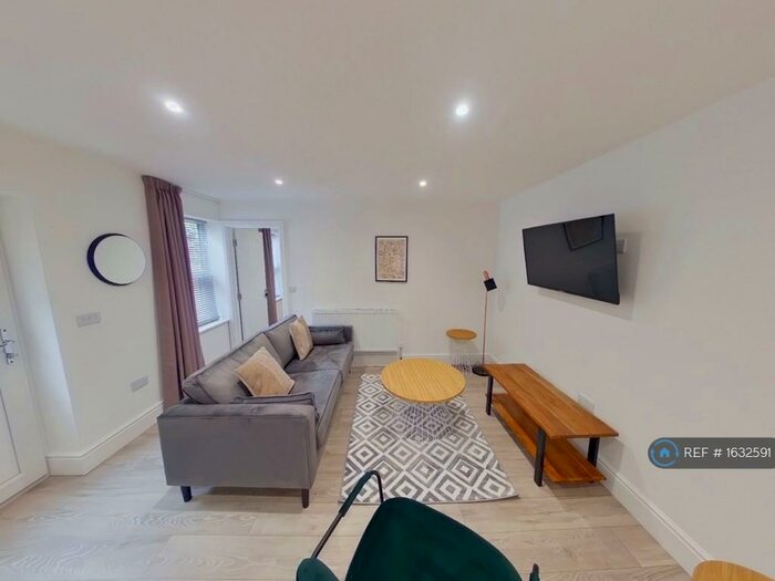 2 Bedroom Flat To Rent In Portland Street, Lincoln, LN5