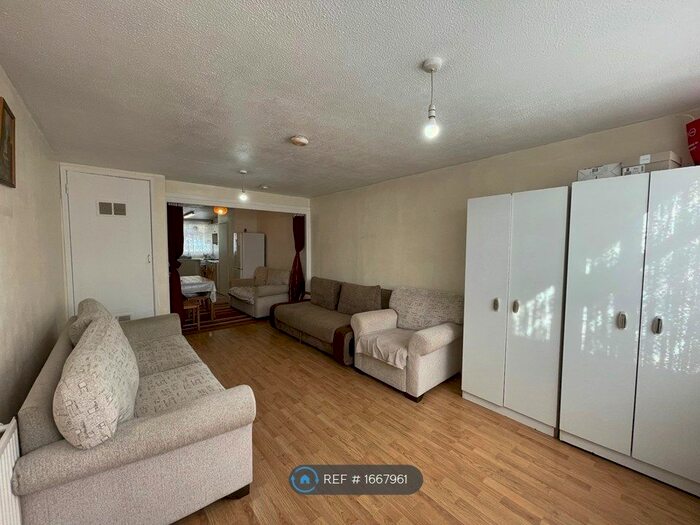 2 Bedroom Terraced House To Rent In Milton Road, London, N15