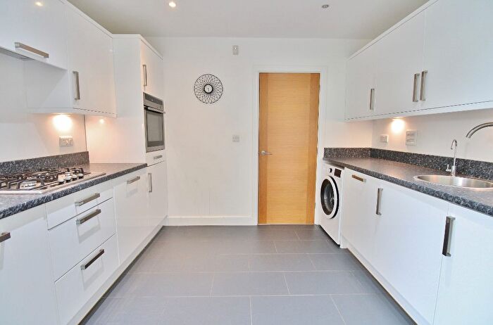 2 Bedroom Detached Bungalow For Sale In Kingsmead Avenue, Stubbington, Fareham, PO14