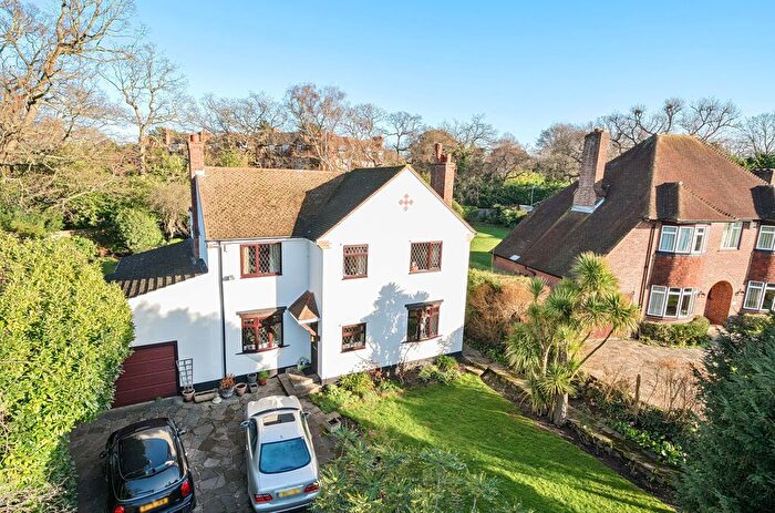 5 Bedroom Detached House For Sale In Heathfield, Chislehurst, Kent, BR7