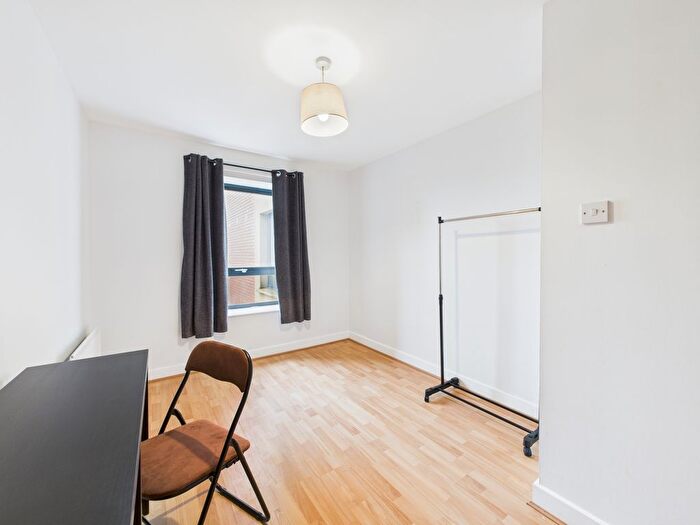 2 Bedroom Flat To Rent In Station Street, Belfast, BT3