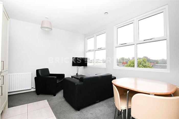 3 Bedroom Apartment To Rent In (£pppw) Portland Terrace, Jesmond, NE2