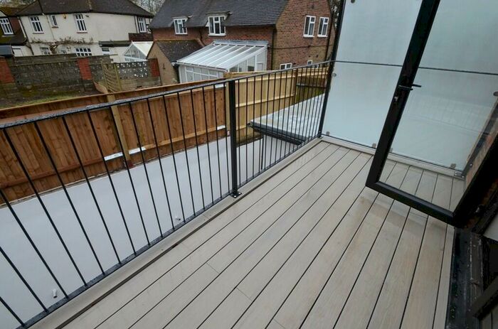 2 Bedroom Flat To Rent In Station Approach, Tadworth, Surrey, KT20