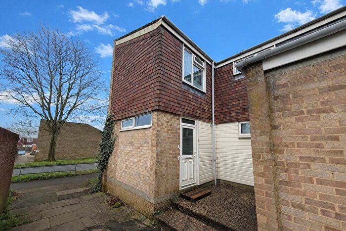 3 Bedroom Property To Rent In Bennet Close, Basingstoke, RG21