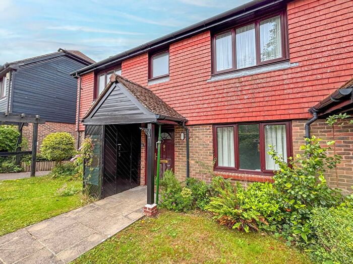 2 Bedroom Flat For Sale In Market Road, Battle, TN33