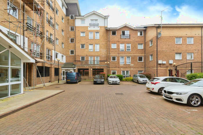 2 Bedroom Apartment To Rent In Salisbury House, Melbourne Road, Wallington, Surrey, SM6
