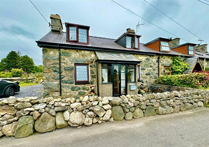 2 Bedroom End Of Terrace House For Sale In Mynydd Glas, Garndolbenmaen, LL51