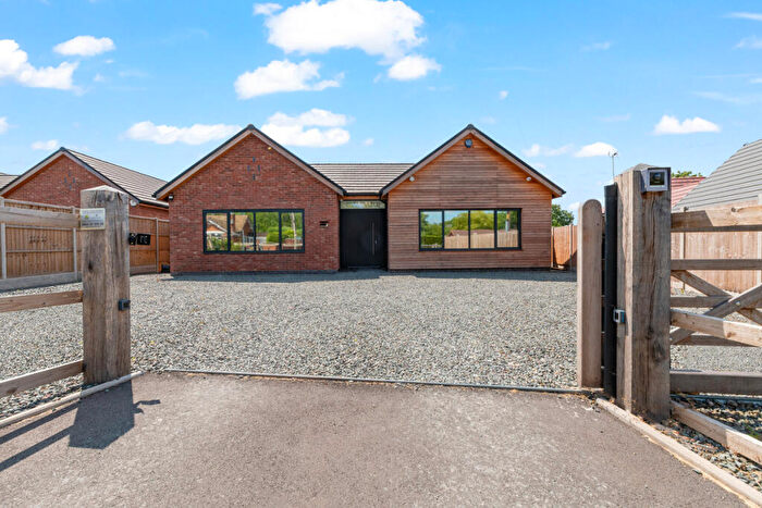4 Bedroom Detached Bungalow For Sale In Haye Lane, Mappleborough Green, B80