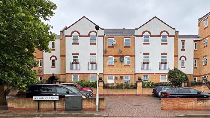 2 Bedroom Flat For Sale In Aaron Hill Road, London, E6