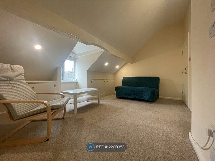 1 Bedroom Flat To Rent In Chestnut Avenue, Derby, DE23