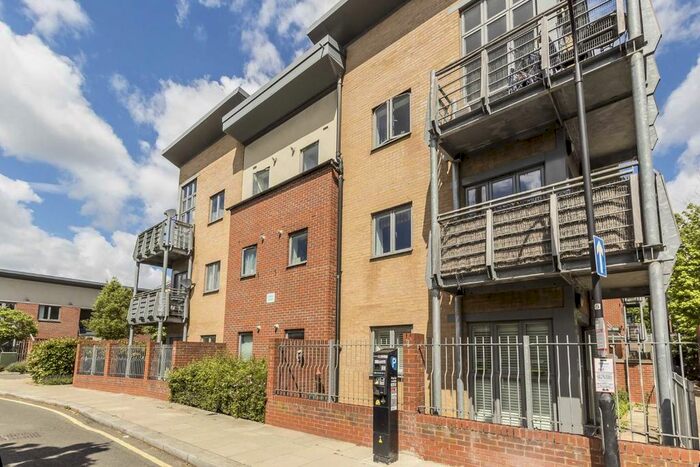 1 Bedroom Flat To Rent In Heathstan Road, London W12