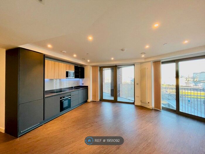 1 Bedroom Flat To Rent In Western Gateway, London, E16