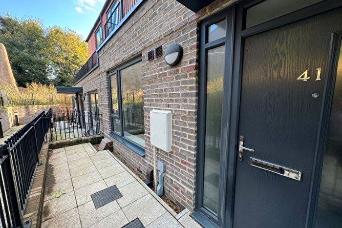 2 Bedroom Terraced House To Rent In Millfold Rise, Rotherham, S60