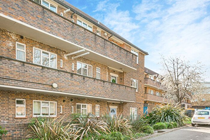 2 Bedroom Flat To Rent In Hartley House, Toland Square, SW15