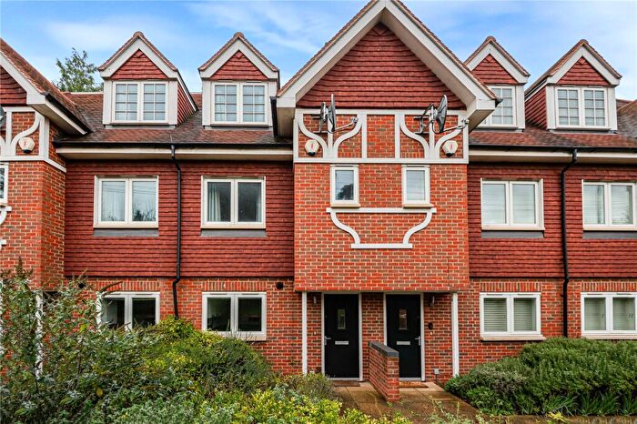 4 Bedroom Terraced House For Sale In Oxford Road, Tilehurst, Reading, Berkshire, RG31