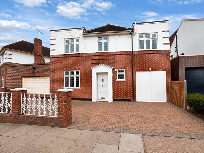 5 Bedroom Detached House To Rent In Lexton Gardens, Streatham Hill / Balham, London, SW12